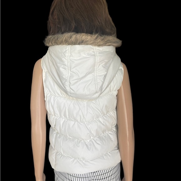 ARIZONA The Original Jean Women White Puffer Vests Size large - Picture 8 of 12